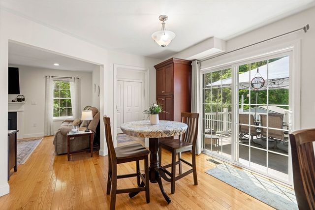 34 Amesbury Ave, Amesbury, MA 01913