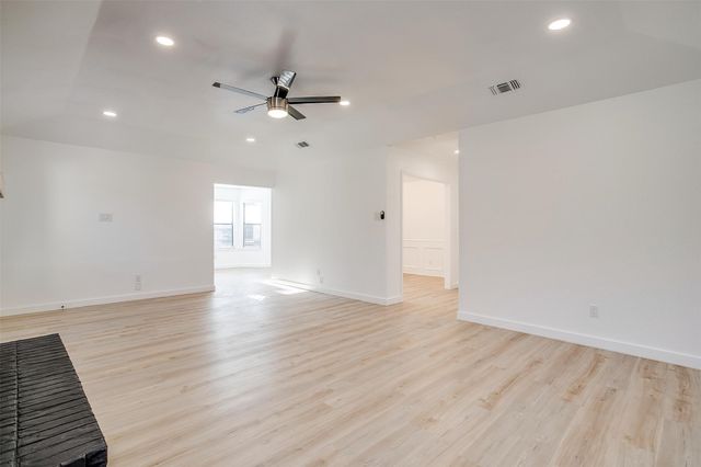 10048 Regent Row Street, Benbrook, TX 76126