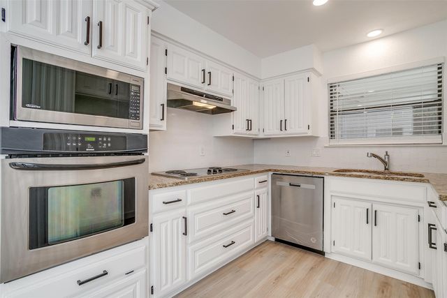 10048 Regent Row Street, Benbrook, TX 76126
