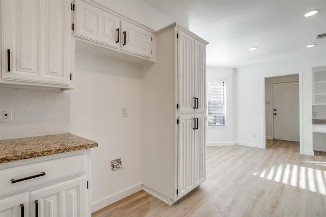 10048 Regent Row Street, Benbrook, TX 76126