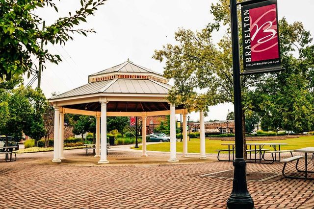 518 Winding Rose Drive, Hoschton, GA 30548