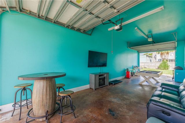 4038 Marlin Dr, Corpus Christi, TX 78418