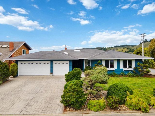2060 Touraine Lane, Half Moon Bay, CA 94019
