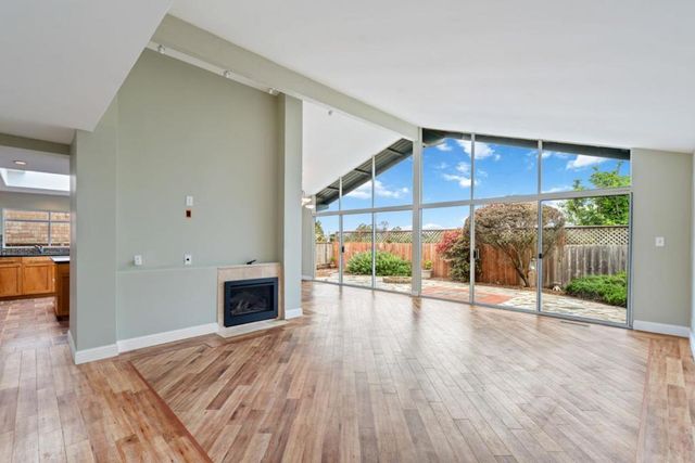 2060 Touraine Lane, Half Moon Bay, CA 94019