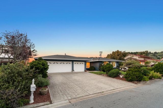2060 Touraine Lane, Half Moon Bay, CA 94019