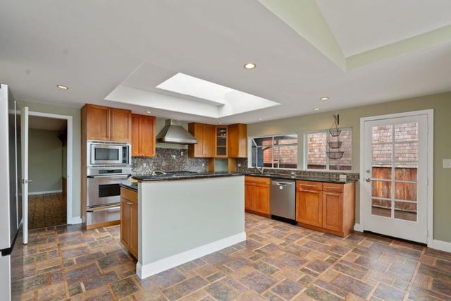 2060 Touraine Lane, Half Moon Bay, CA 94019