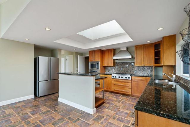 2060 Touraine Lane, Half Moon Bay, CA 94019