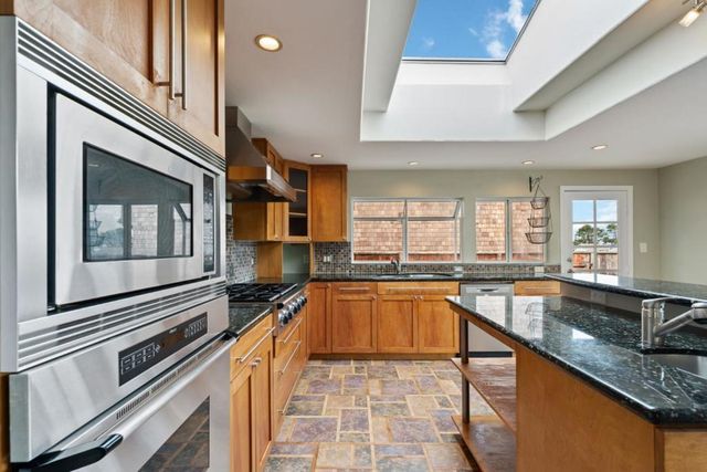 2060 Touraine Lane, Half Moon Bay, CA 94019