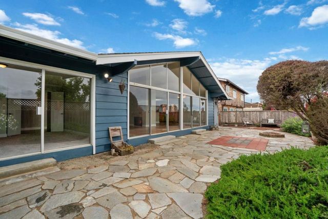 2060 Touraine Lane, Half Moon Bay, CA 94019