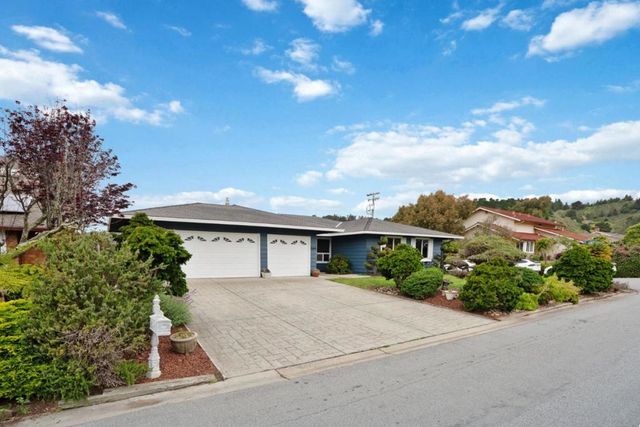2060 Touraine Lane, Half Moon Bay, CA 94019