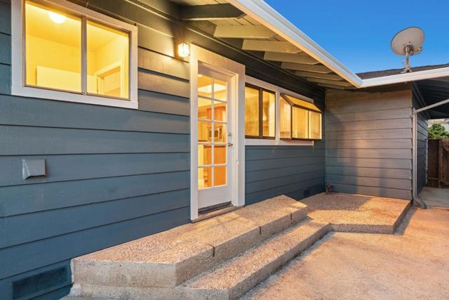2060 Touraine Lane, Half Moon Bay, CA 94019