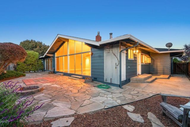 2060 Touraine Lane, Half Moon Bay, CA 94019