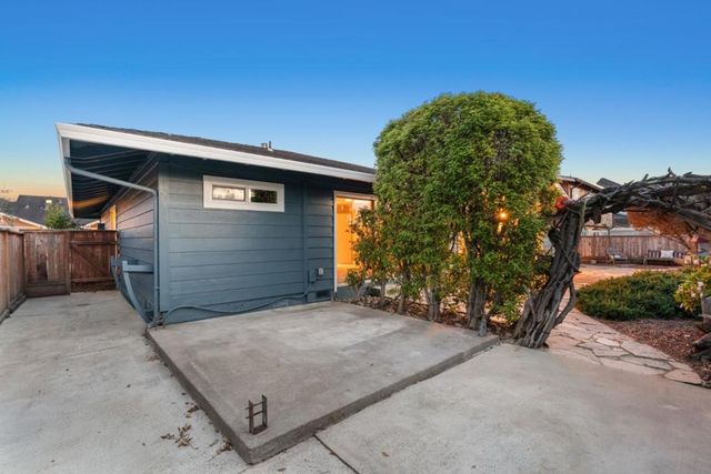 2060 Touraine Lane, Half Moon Bay, CA 94019