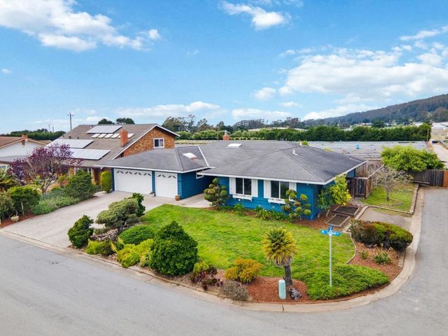 2060 Touraine Lane, Half Moon Bay, CA 94019