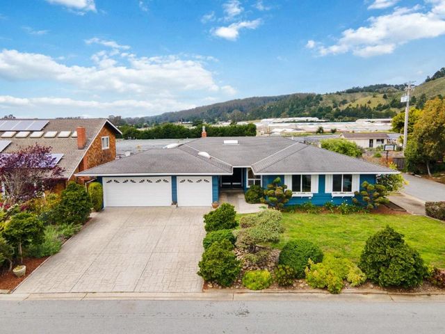 2060 Touraine Lane, Half Moon Bay, CA 94019
