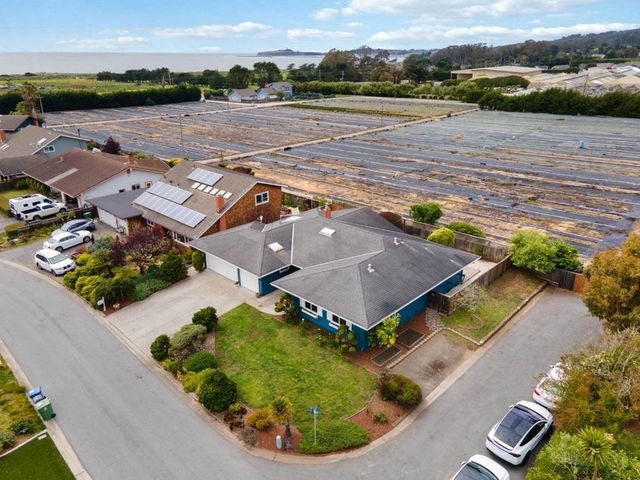 2060 Touraine Lane, Half Moon Bay, CA 94019
