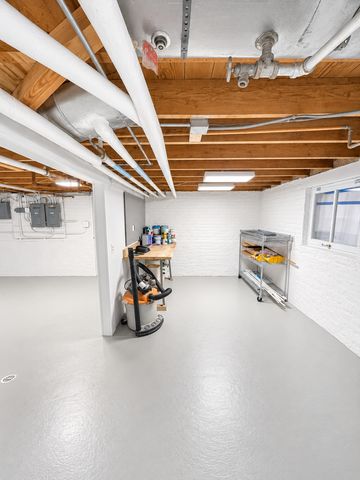 3620 N WHIPPLE Street, Chicago, IL 60618