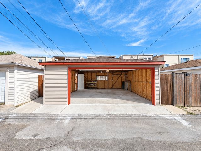 3620 N WHIPPLE Street, Chicago, IL 60618