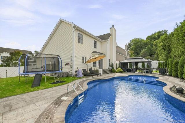 2726 Colonial Drive, New Windsor, NY 12553
