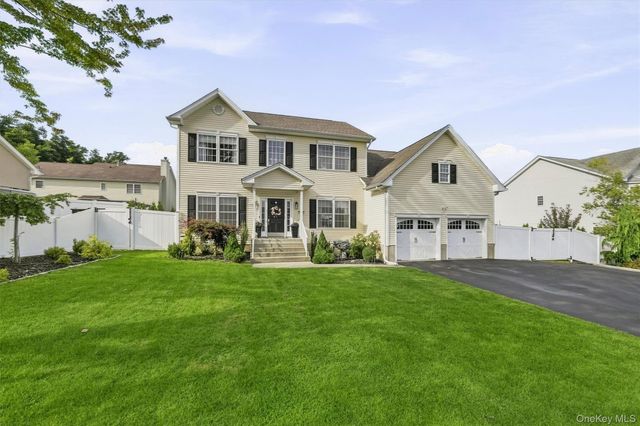 2726 Colonial Drive, New Windsor, NY 12553