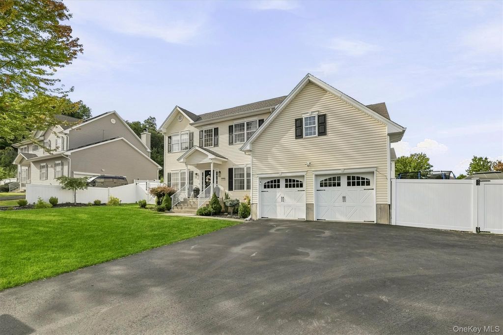 2726 Colonial Drive, New Windsor, NY 12553 — photo 4