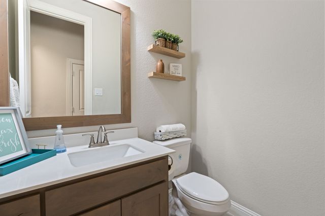 225 Lariat Trail, Waxahachie, TX 75165