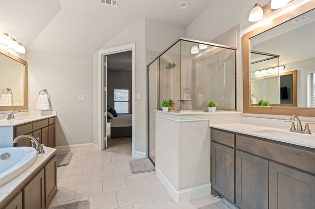 225 Lariat Trail, Waxahachie, TX 75165