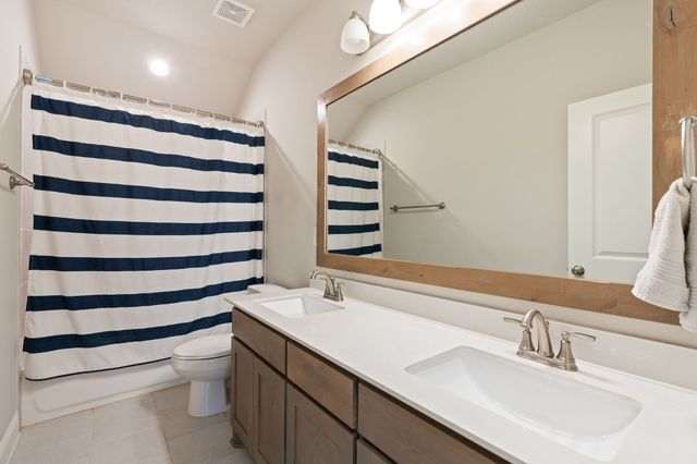 225 Lariat Trail, Waxahachie, TX 75165