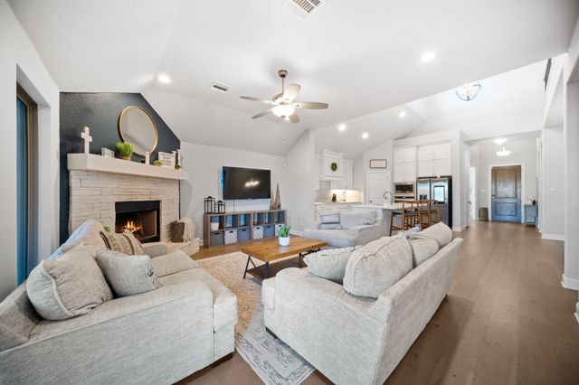 225 Lariat Trail, Waxahachie, TX 75165