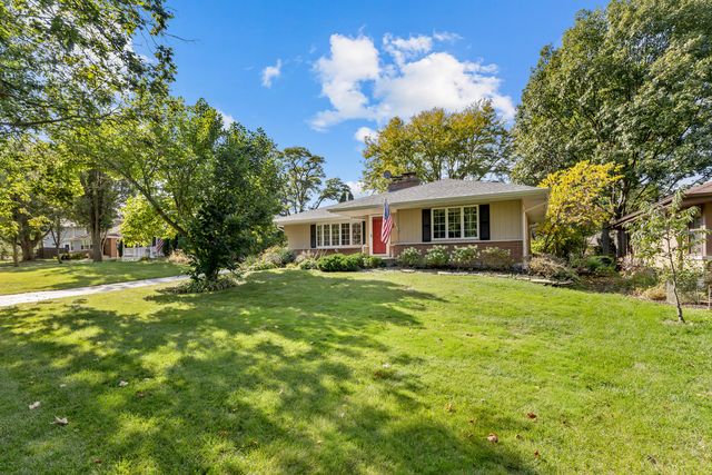 240 Scott Avenue, Glen Ellyn, IL 60137