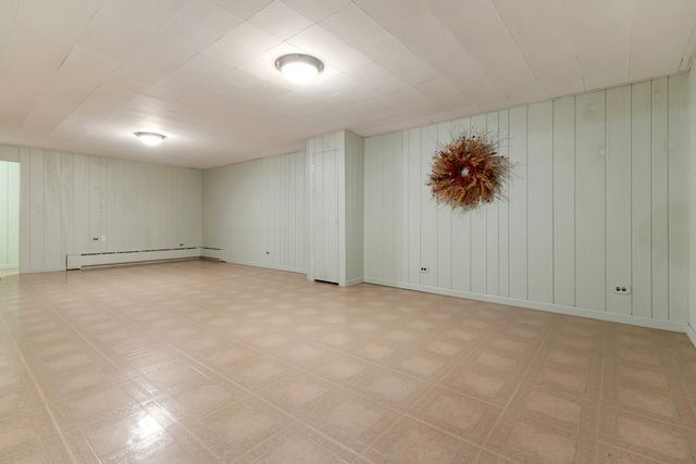 240 Scott Avenue, Glen Ellyn, IL 60137