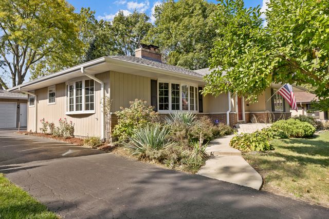 240 Scott Avenue, Glen Ellyn, IL 60137