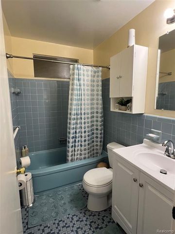27580 Jean Road, Warren, MI 48093