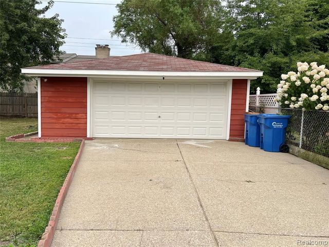 27580 Jean Road, Warren, MI 48093