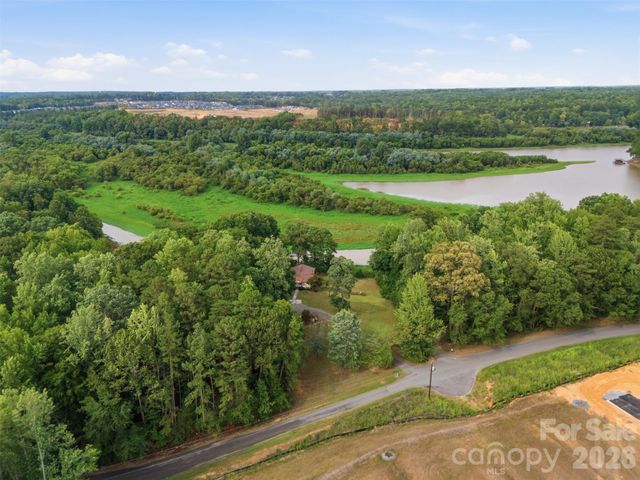 146 Duck Cove Road, Belmont, NC 28012
