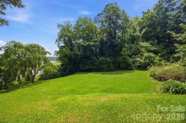 146 Duck Cove Road, Belmont, NC 28012