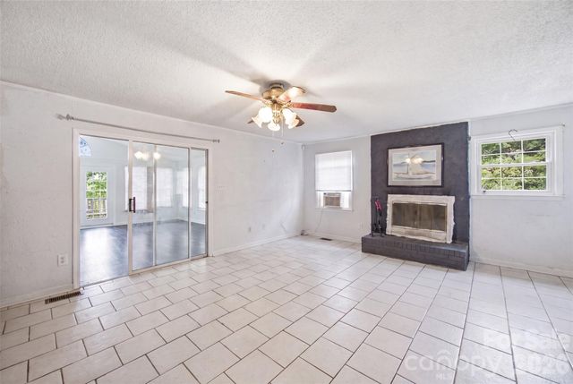 146 Duck Cove Road, Belmont, NC 28012