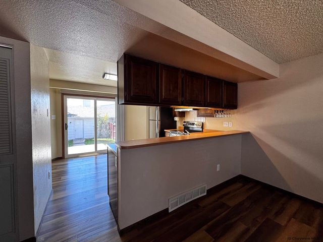 2627 SAGEBRUSH AVE, Cheyenne, WY 82009