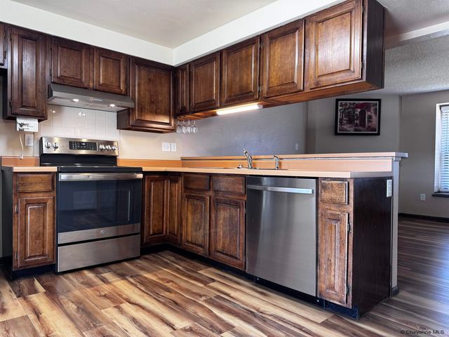 2627 SAGEBRUSH AVE, Cheyenne, WY 82009