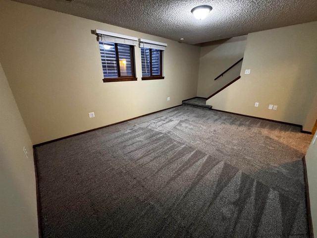 2627 SAGEBRUSH AVE, Cheyenne, WY 82009