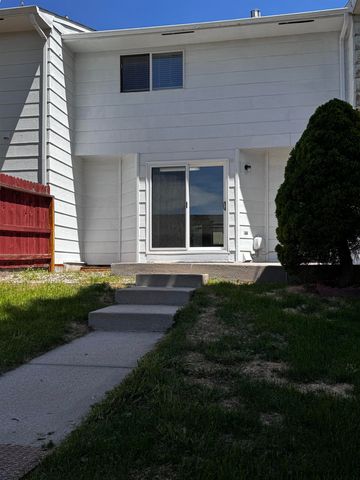 2627 SAGEBRUSH AVE, Cheyenne, WY 82009
