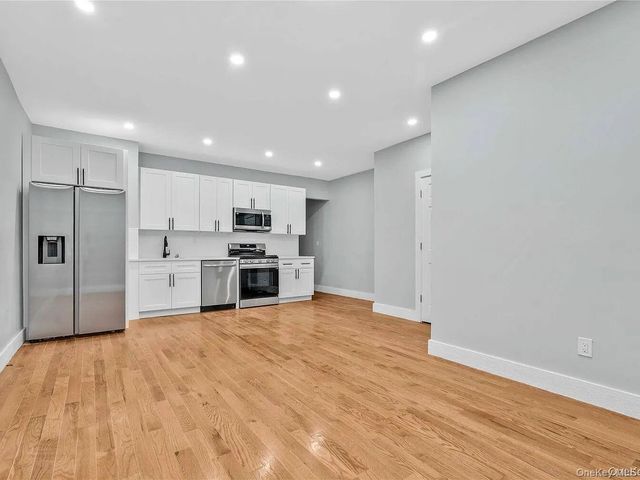 1462 New York Avenue, Brooklyn, NY 11210