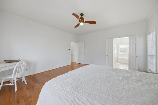 2104 Creekwood Lane, Brenham, TX 77833