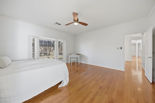 2104 Creekwood Lane, Brenham, TX 77833