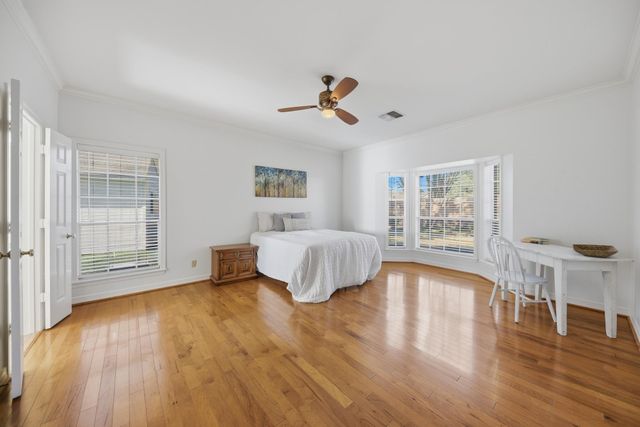 2104 Creekwood Lane, Brenham, TX 77833