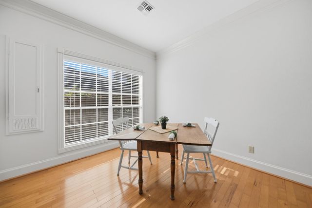 2104 Creekwood Lane, Brenham, TX 77833