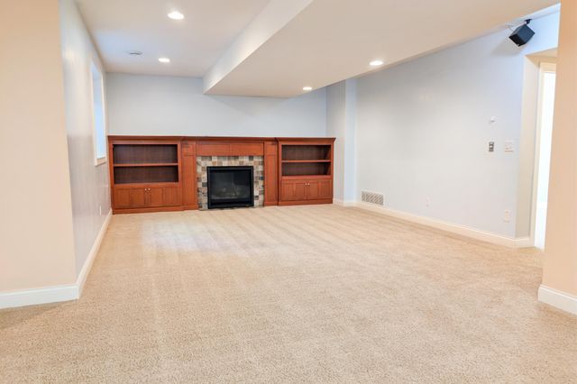 3411 Tralee Lane NE, Rochester, MN 55906