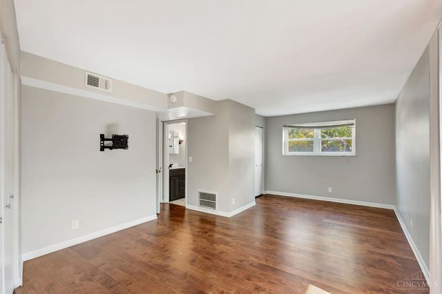 2270 Madison Road, Cincinnati, OH 45208