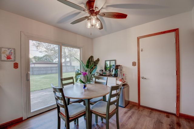 2611 Crowsnest Drive, Hobart, IN 46342