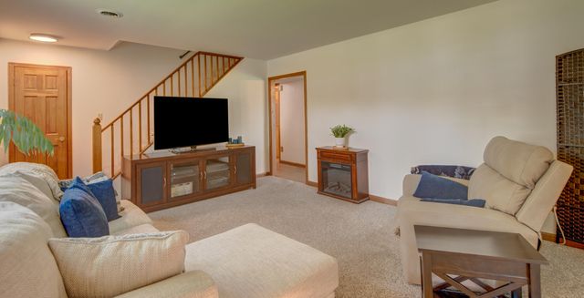 2611 Crowsnest Drive, Hobart, IN 46342